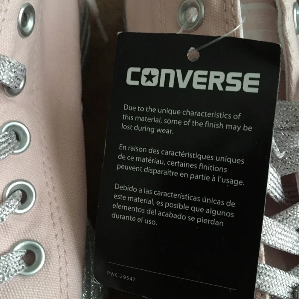 CONVERSE X MILEY CYRUS NIB AUTHENTIC CANVAS STYLE SNEAKERS